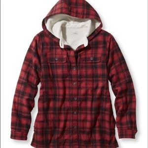 Like new LL Bean fleece lined hooded flannel Small
